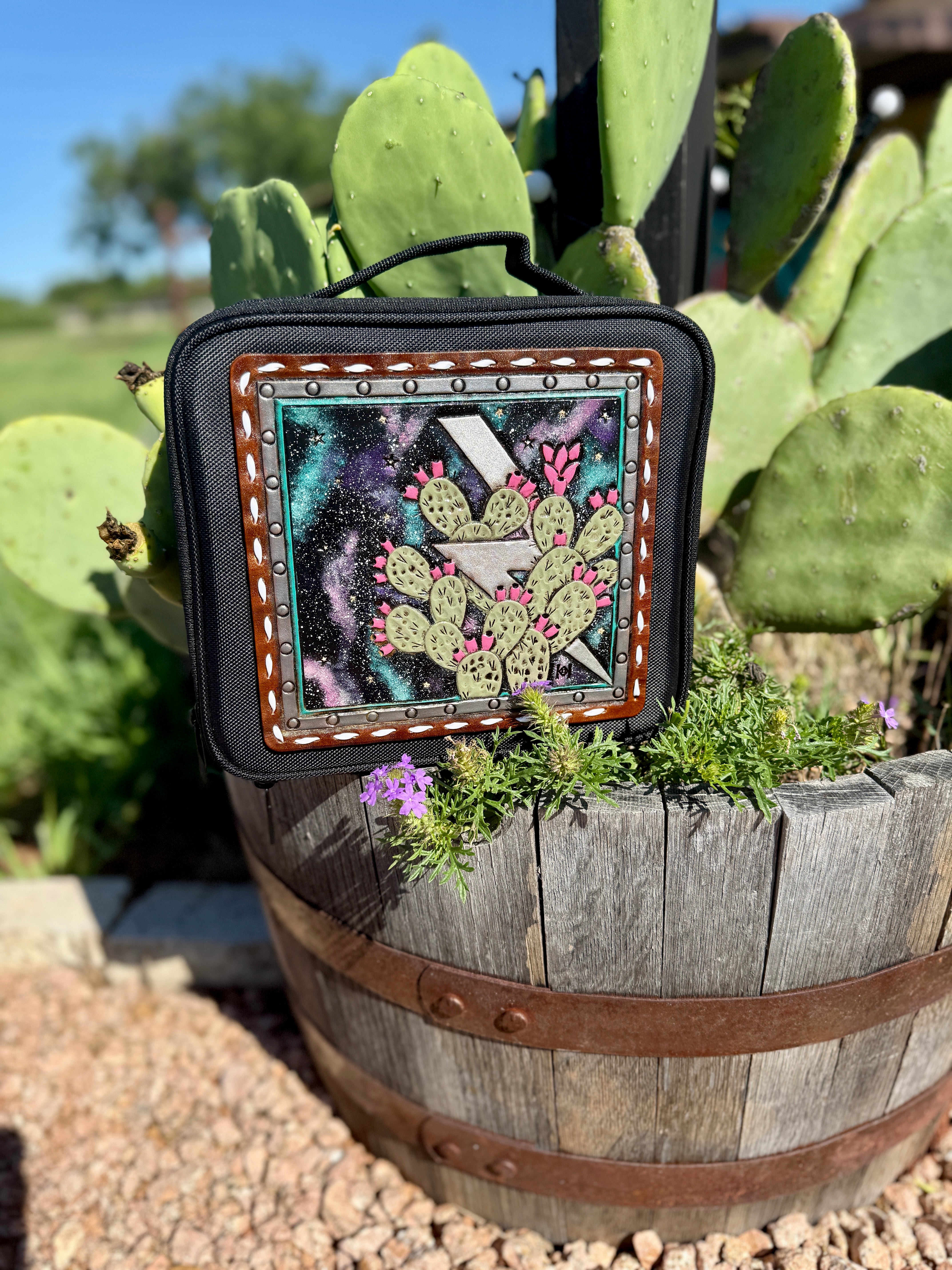 Space & Cactus Makeup Cae